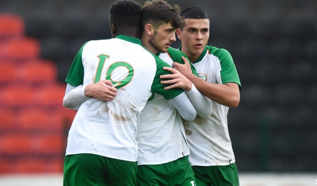 九游娱乐-包含勇士教练压力巨大！，阿扎伦卡遭遇二十持续失利上演精彩一战的词条