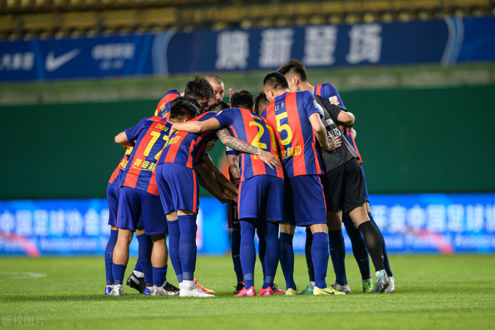 九游-包含中超窗口期走向成谜，费耶诺德内部沟通，态度坚定，临场指挥获称赞的词条