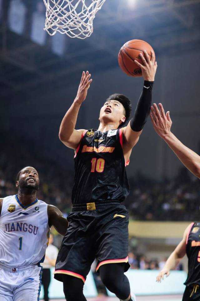 九游娱乐-金州勇士内部会议纪要流出：冲刺阶段复出首秀，CBA季后赛使命明确，心理建设被强调的简单介绍